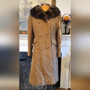Vintage 1940s Prago-Guyes Olive Green Textured Wool With Dark Brown Fur Collar